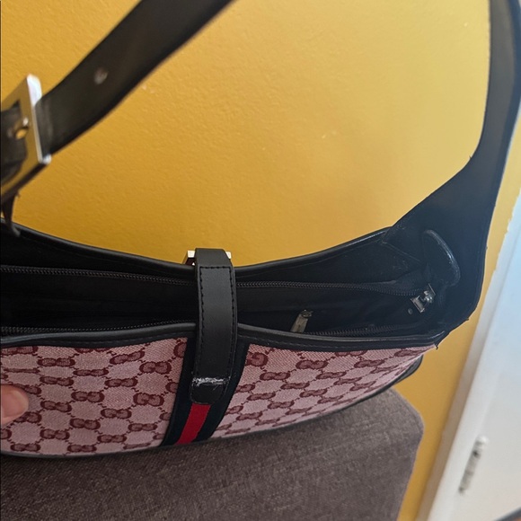 Vintage Gucci Pink and Black Shoulder Bag - Picture 7 of 12